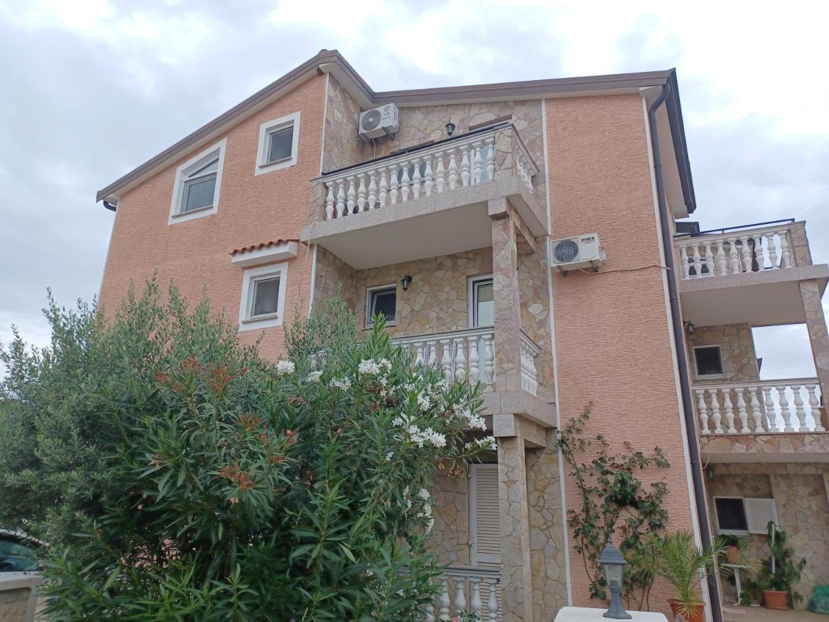 Apartments Vesna Nova Vas  Buitenkant foto